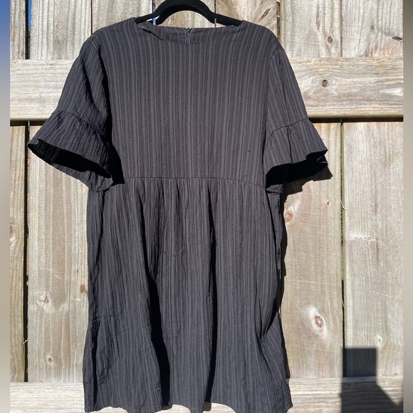 Lola May Dresses & Skirts - Lola May Casual Black Dress Size 10